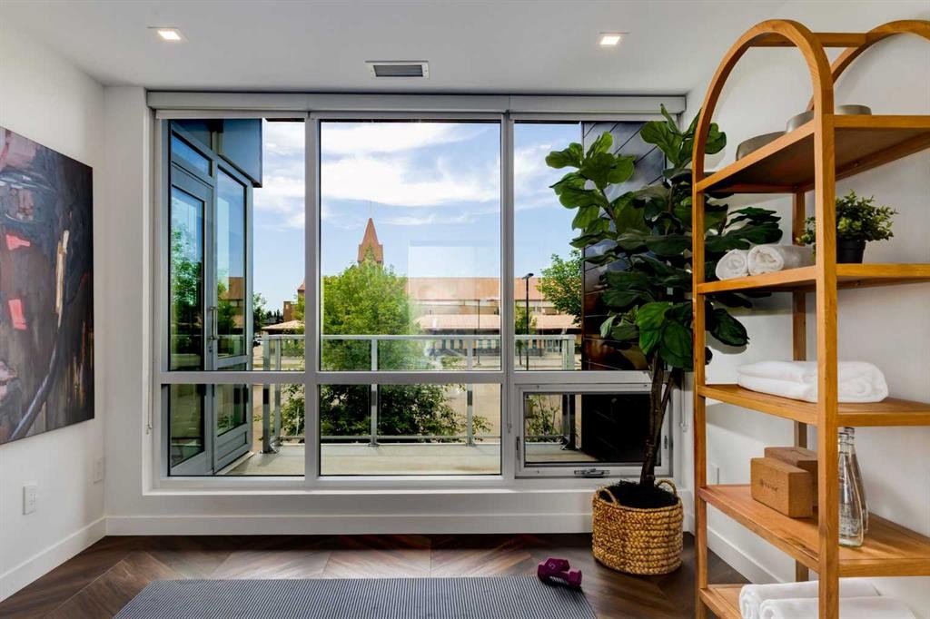 104-8445 Broadcast Avenue Sw, Calgary, AB - Indoor
