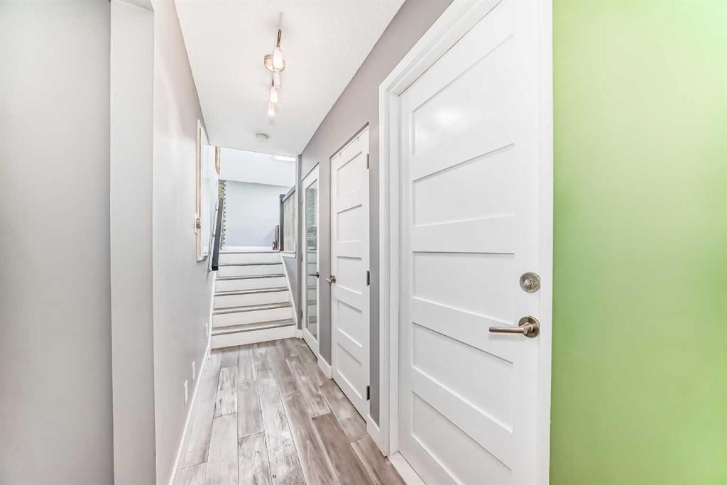10412 Willowcrest Road Se, Calgary, AB - Indoor Photo Showing Other Room