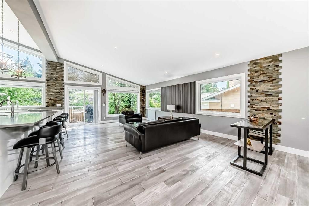 10412 Willowcrest Road Se, Calgary, AB - Indoor