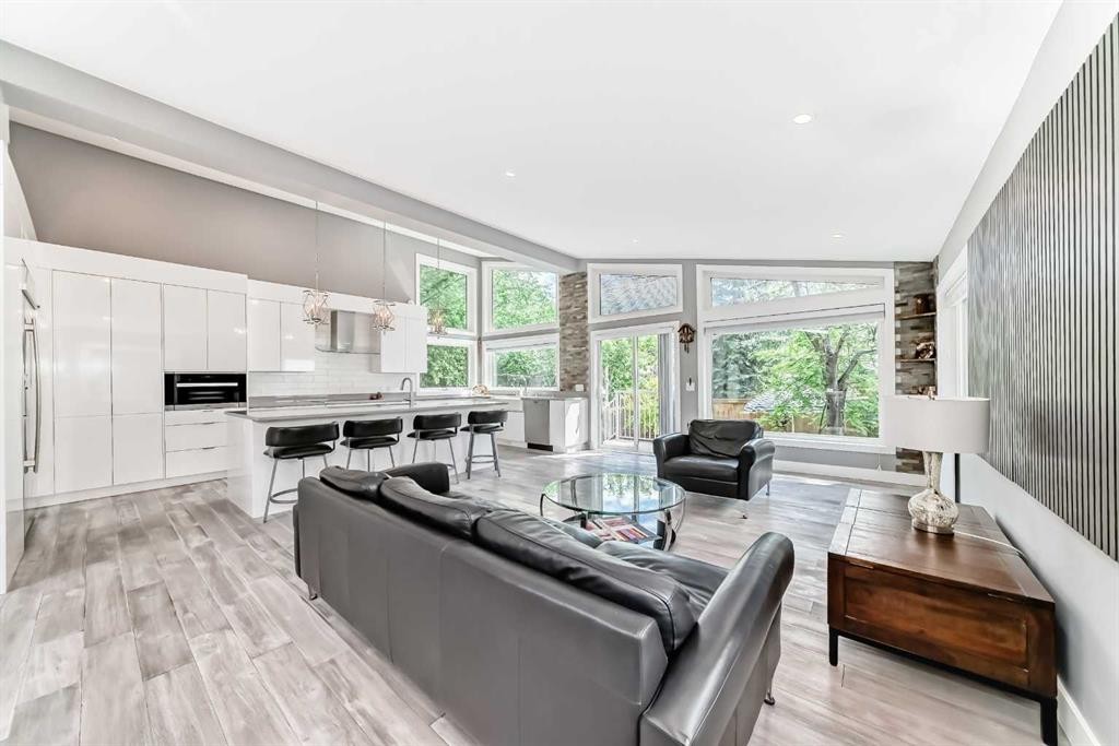 10412 Willowcrest Road Se, Calgary, AB - Indoor