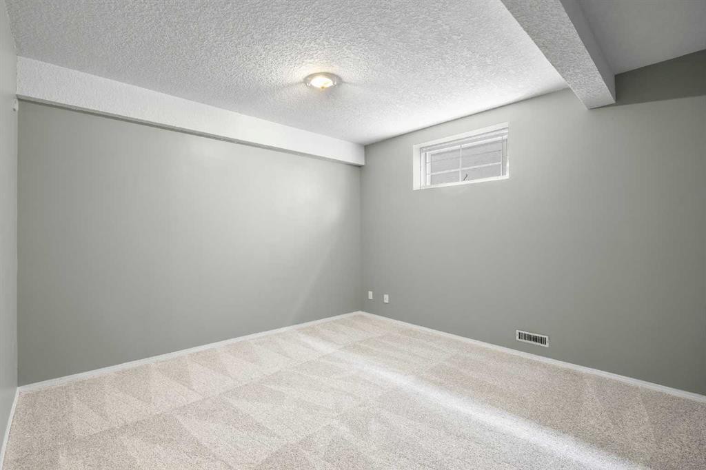 2740 Signal Ridge View Sw, Calgary, AB - Indoor Photo Showing Other Room
