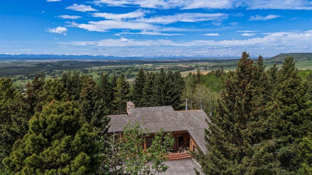 75 Anatapi Lane Sw, Calgary, AB
