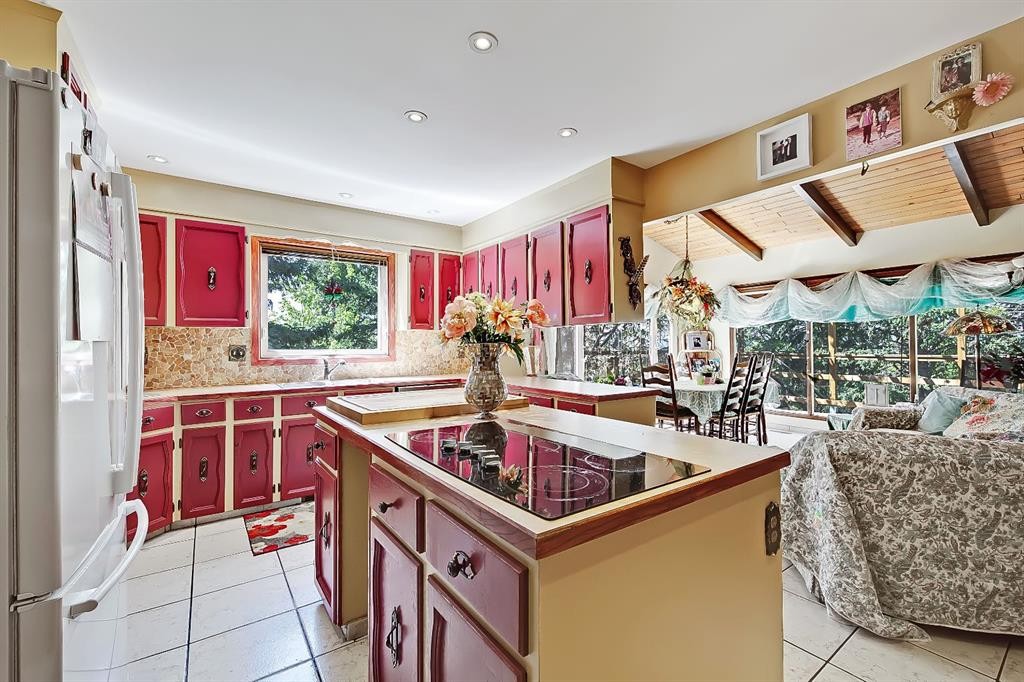 75 Anatapi Lane Sw, Calgary, AB