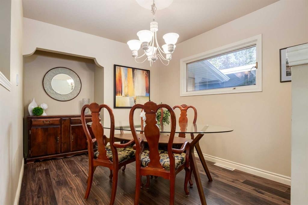 7203 5 Street Sw, Calgary, AB - Indoor Photo Showing Dining Room