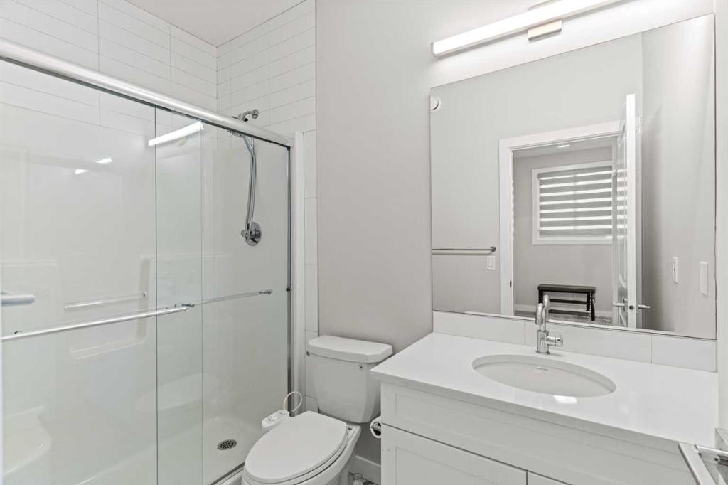 283 Belvedere Drive Se, Calgary, AB - Indoor Photo Showing Bathroom