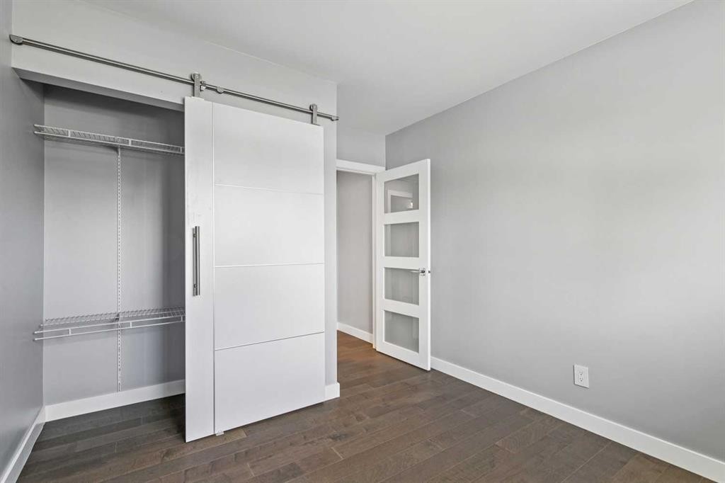 427 96 Avenue Se, Calgary, AB - Indoor Photo Showing Other Room