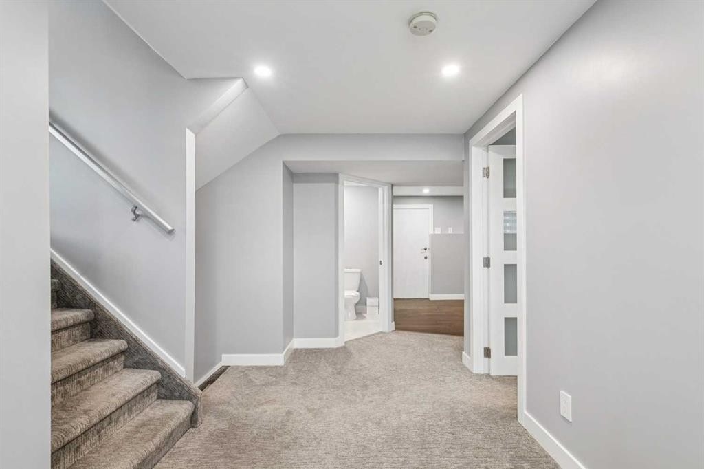 427 96 Avenue Se, Calgary, AB - Indoor Photo Showing Other Room