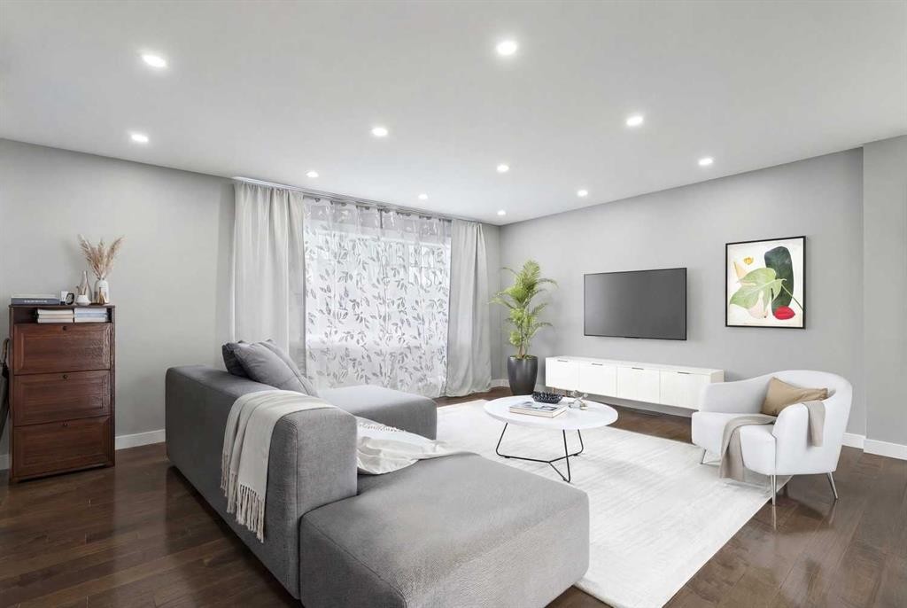 427 96 Avenue Se, Calgary, AB - Indoor