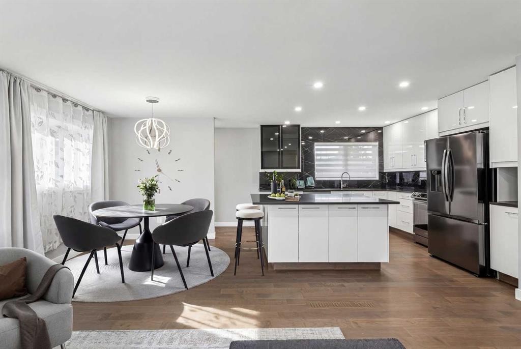 427 96 Avenue Se, Calgary, AB - Indoor
