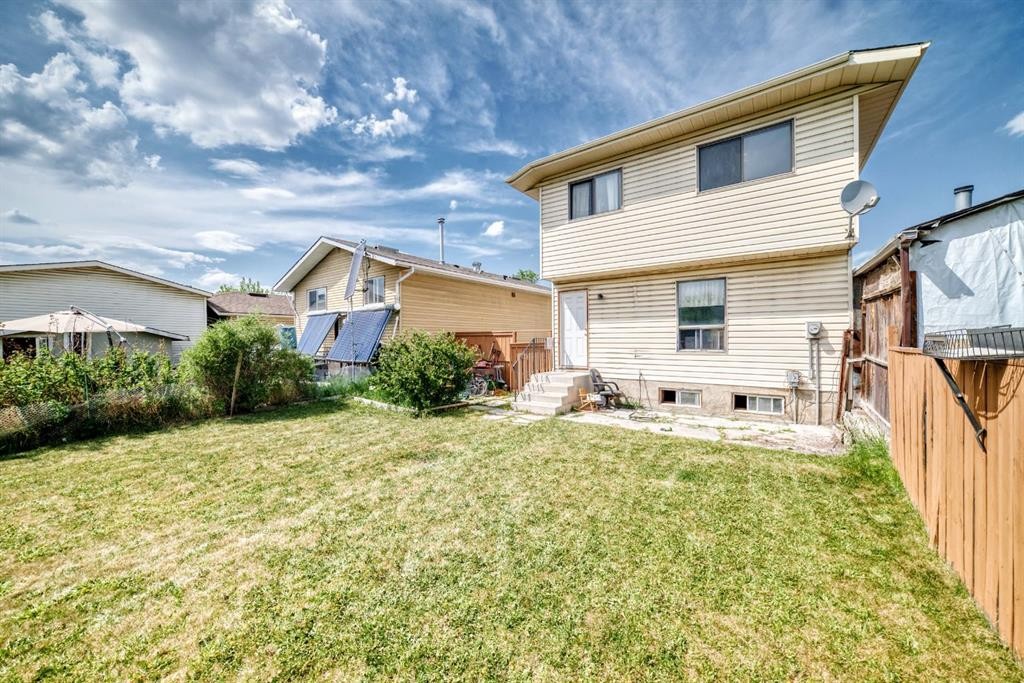 411 Abadan Place Ne, Calgary, AB - Outdoor