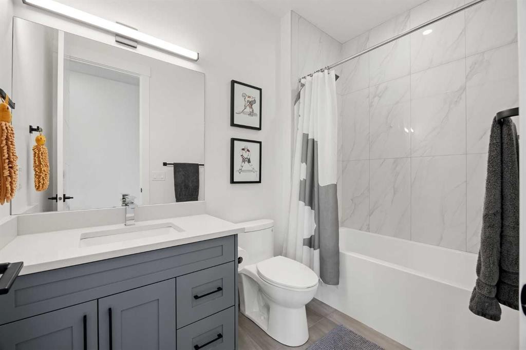 127 Kinniburgh Crescent, Chestermere, AB - Indoor Photo Showing Bathroom