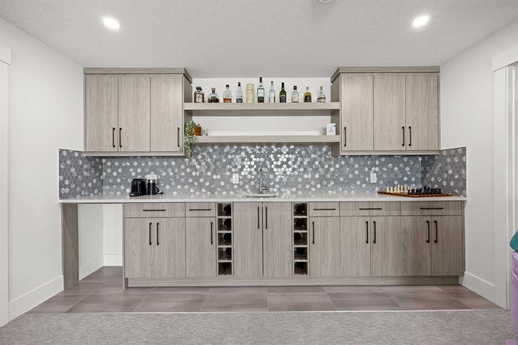 127 Kinniburgh Crescent, Chestermere, AB - Indoor Photo Showing Kitchen
