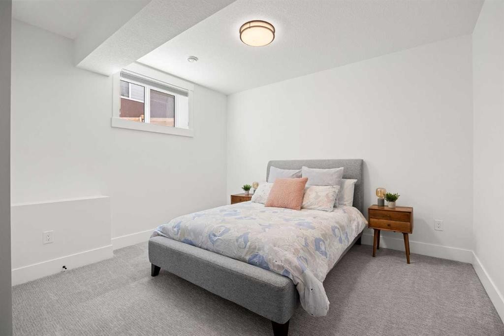 127 Kinniburgh Crescent, Chestermere, AB - Indoor Photo Showing Bedroom