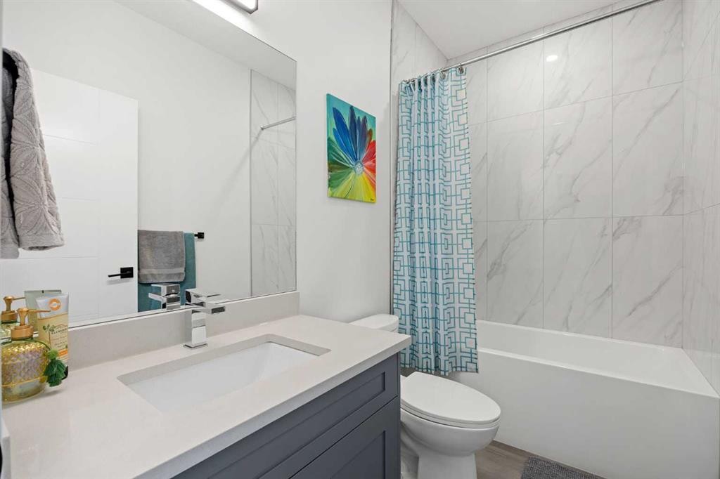 127 Kinniburgh Crescent, Chestermere, AB - Indoor Photo Showing Bathroom