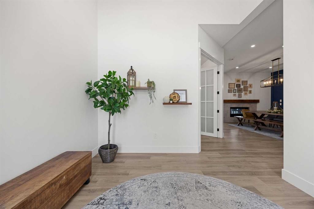 127 Kinniburgh Crescent, Chestermere, AB - Indoor Photo Showing Other Room