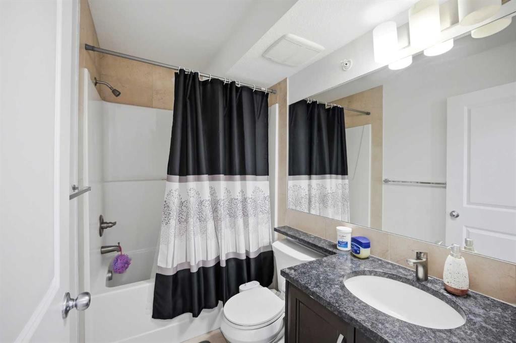 1408-6118 80 Avenue Ne, Calgary, AB - Indoor Photo Showing Bathroom