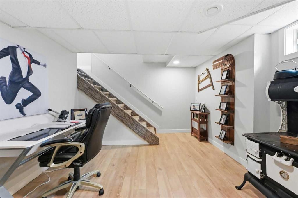 2406 26 Street, Nanton, AB - Indoor
