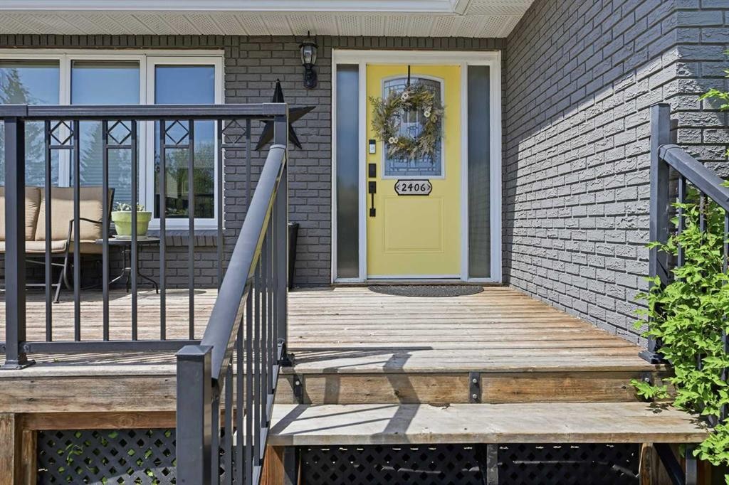 2406 26 Street, Nanton, AB - Outdoor