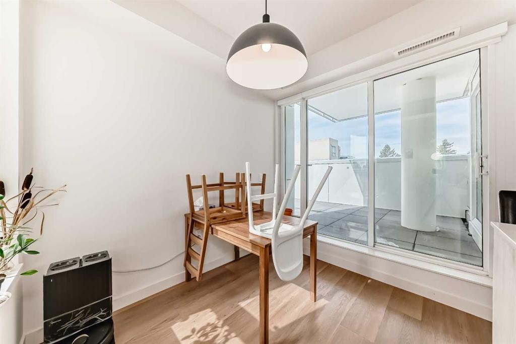 310-1107 Gladstone Road Nw, Calgary, AB - Indoor