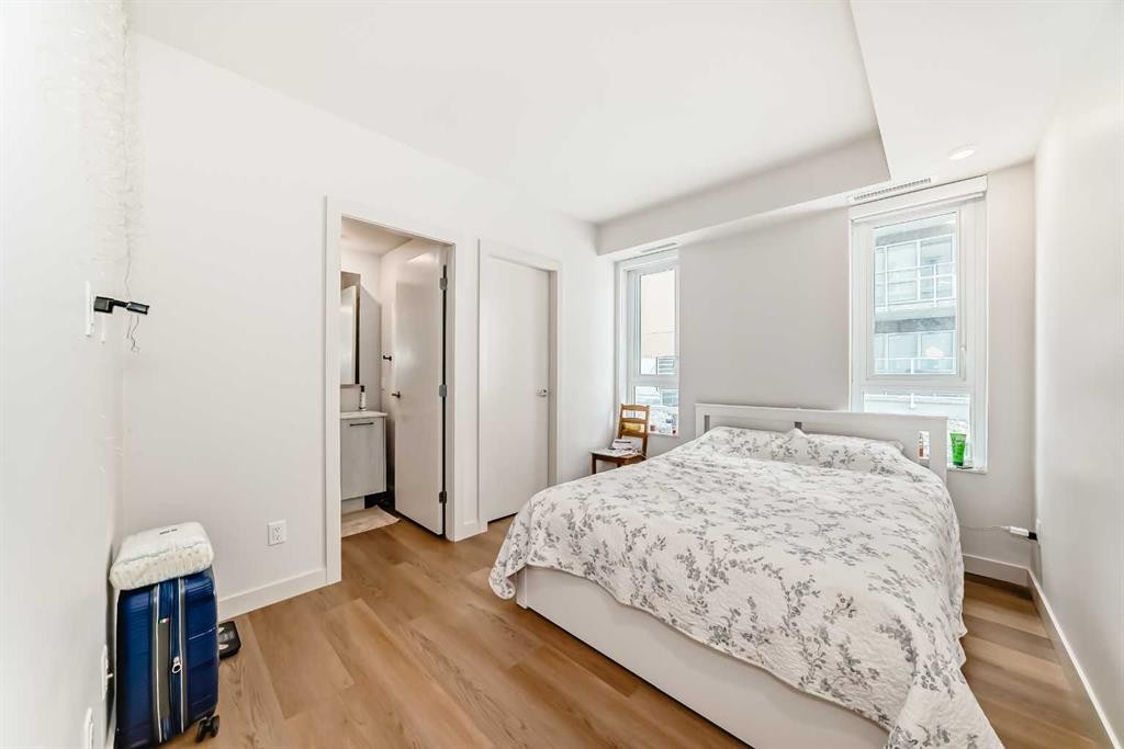 310-1107 Gladstone Road Nw, Calgary, AB - Indoor Photo Showing Bedroom