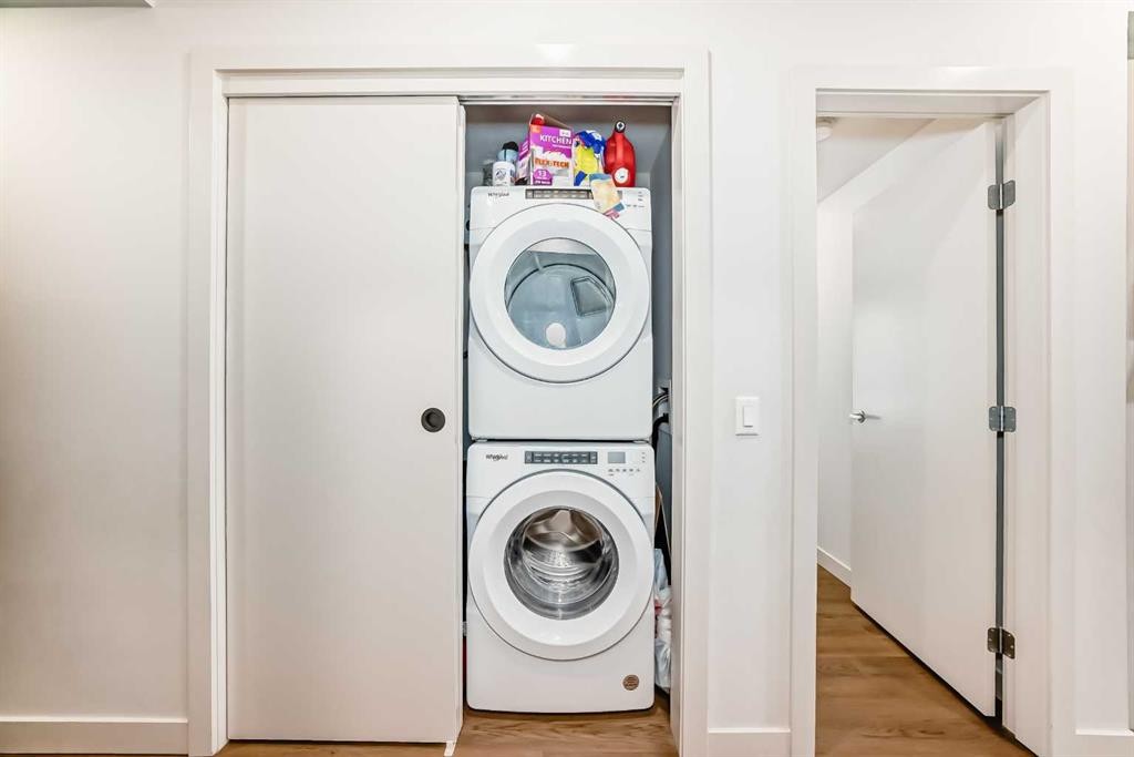 310-1107 Gladstone Road Nw, Calgary, AB - Indoor Photo Showing Laundry Room