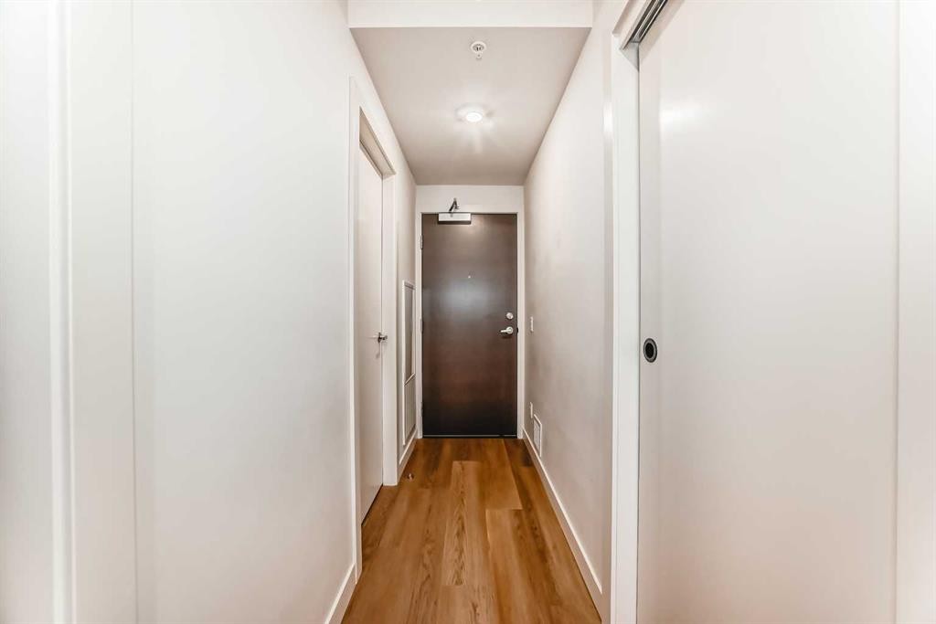 310-1107 Gladstone Road Nw, Calgary, AB - Indoor Photo Showing Other Room