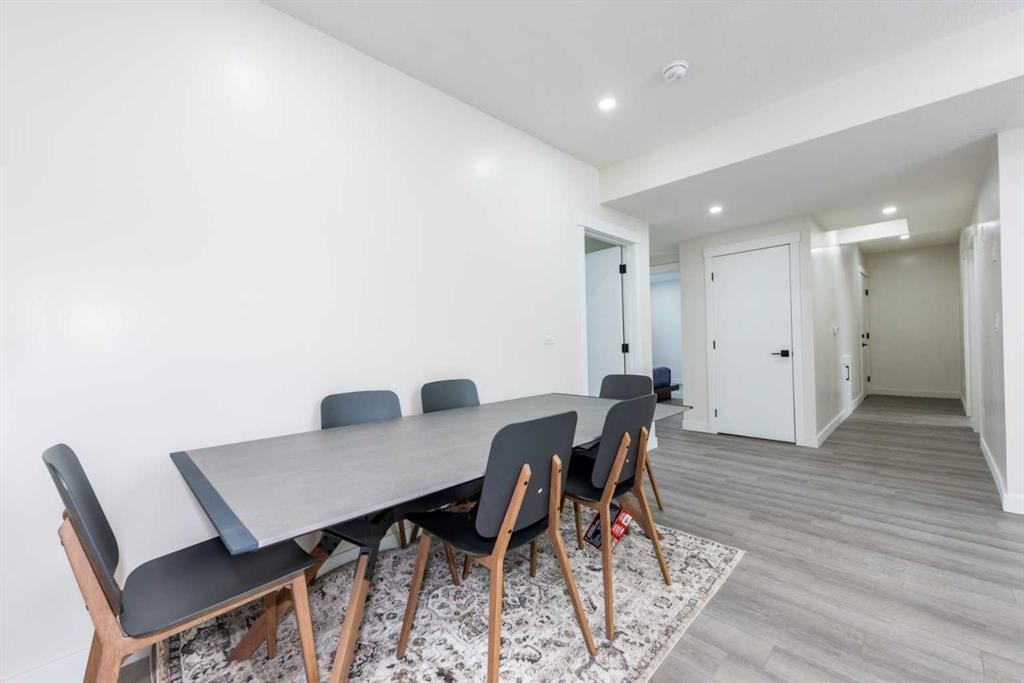 35 Aspen Stone Way Sw, Calgary, AB - Indoor Photo Showing Dining Room