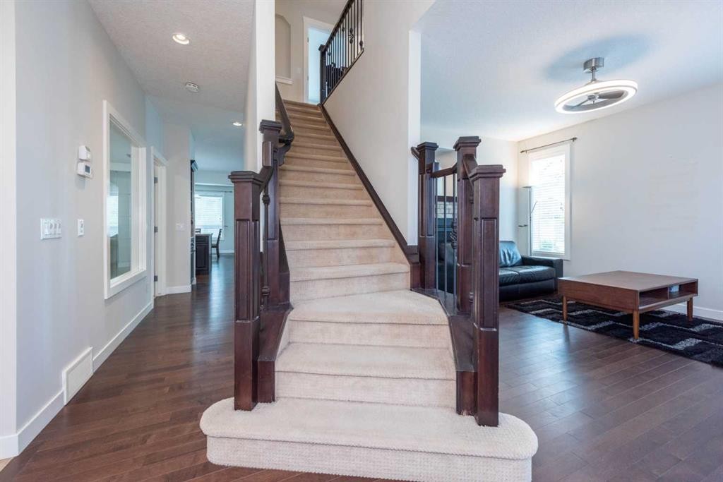 35 Aspen Stone Way Sw, Calgary, AB - Indoor Photo Showing Other Room