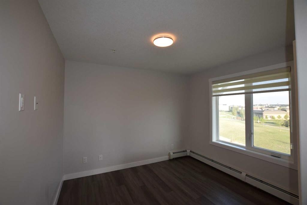 2318-6118 80 Avenue Ne, Calgary, AB - Indoor Photo Showing Other Room