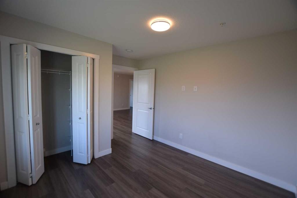 2318-6118 80 Avenue Ne, Calgary, AB - Indoor Photo Showing Other Room