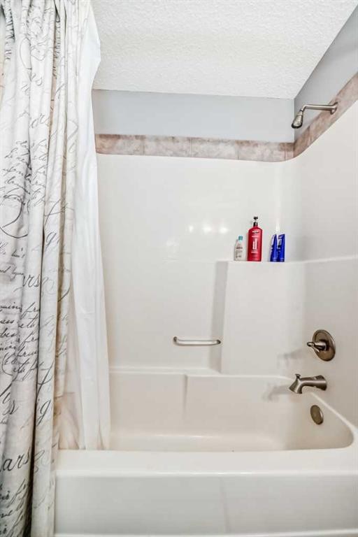 188 Chapala Drive Se, Calgary, AB - Indoor Photo Showing Bathroom
