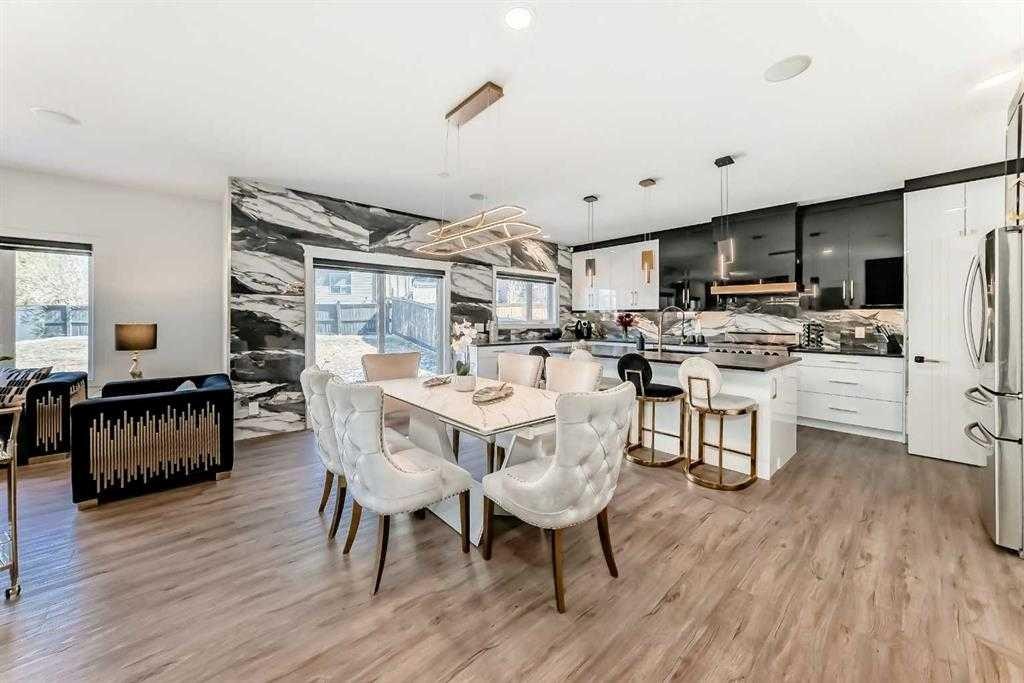 630 Rocky Ridge View Nw, Calgary, AB - Indoor Photo Showing Other Room