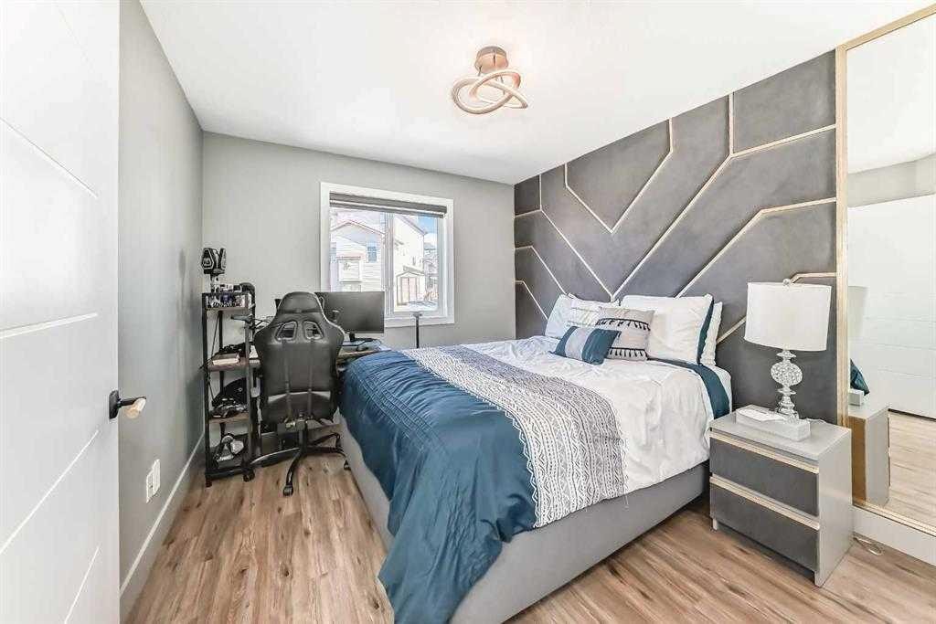 630 Rocky Ridge View Nw, Calgary, AB - Indoor Photo Showing Bedroom
