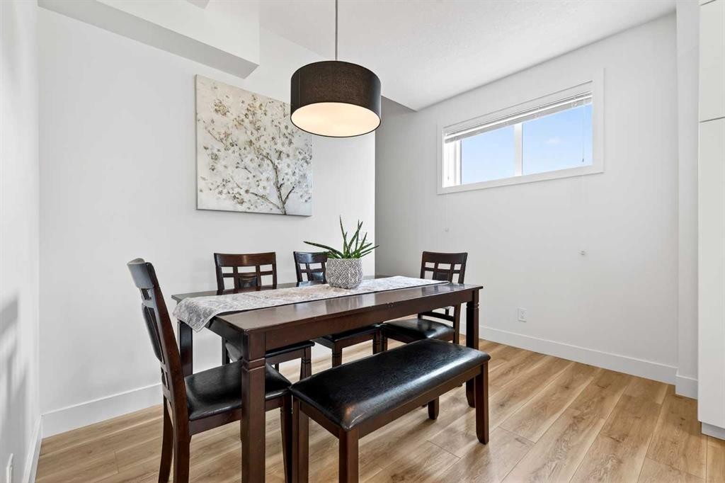 33-230 Seton Passage Se, Calgary, AB - Indoor Photo Showing Dining Room