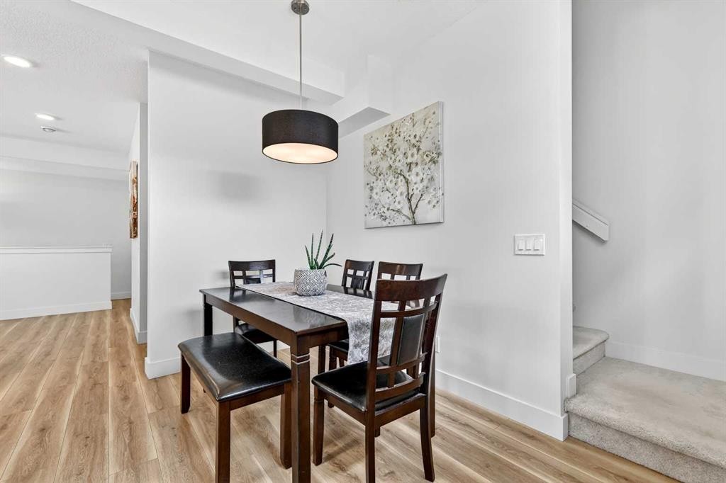 33-230 Seton Passage Se, Calgary, AB - Indoor Photo Showing Dining Room
