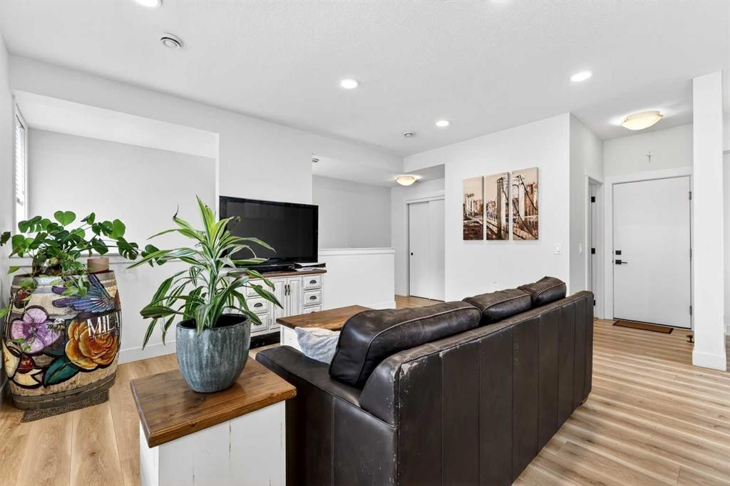 33-230 Seton Passage Se, Calgary, AB - Indoor