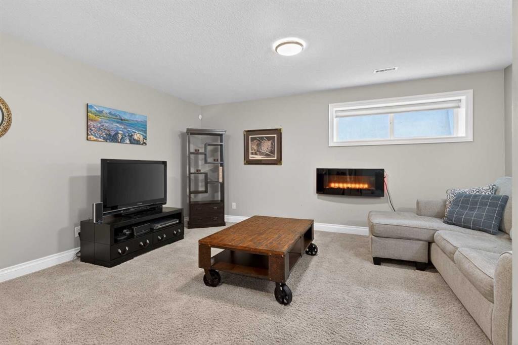 340 Quarry Park Boulevard Se, Calgary, AB