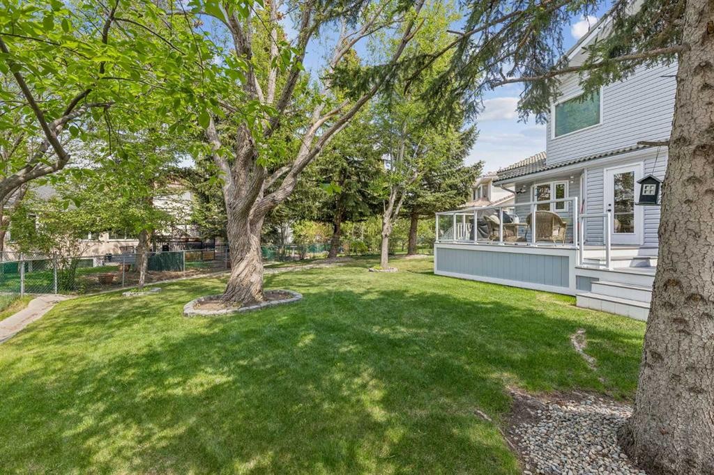 187 Hampshire Close Nw, Calgary, AB - Outdoor