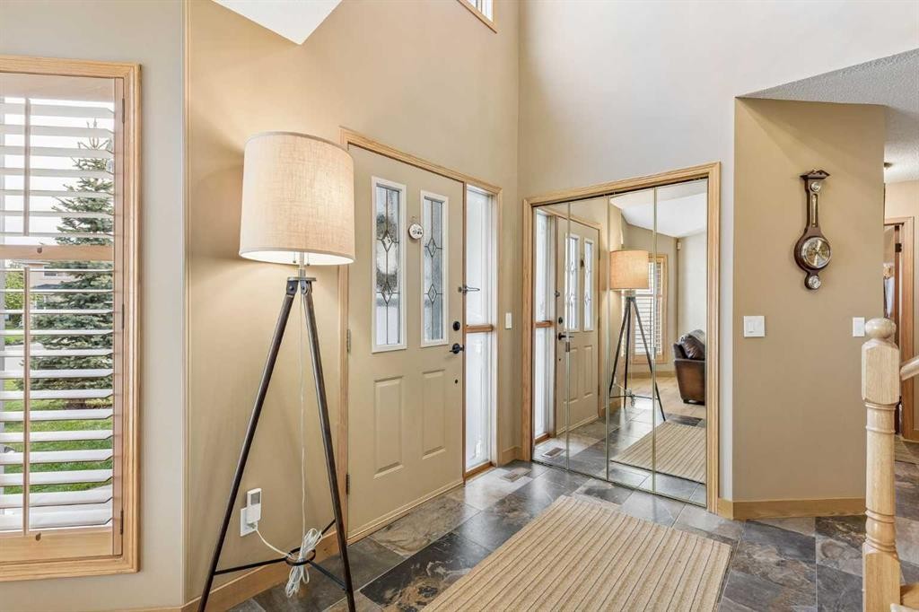 187 Hampshire Close Nw, Calgary, AB - Indoor Photo Showing Other Room