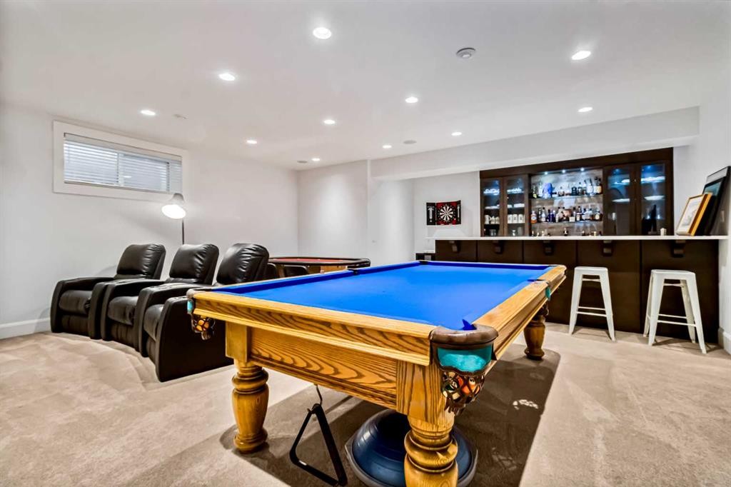 405 29 Avenue Ne, Calgary, AB - Indoor Photo Showing Other Room