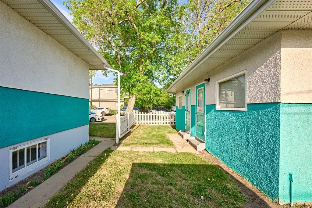2511 22 Street Nw, Calgary, AB - Outdoor With Exterior