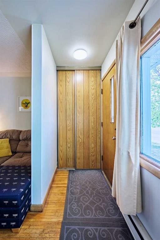 2511 22 Street Nw, Calgary, AB - Indoor Photo Showing Other Room