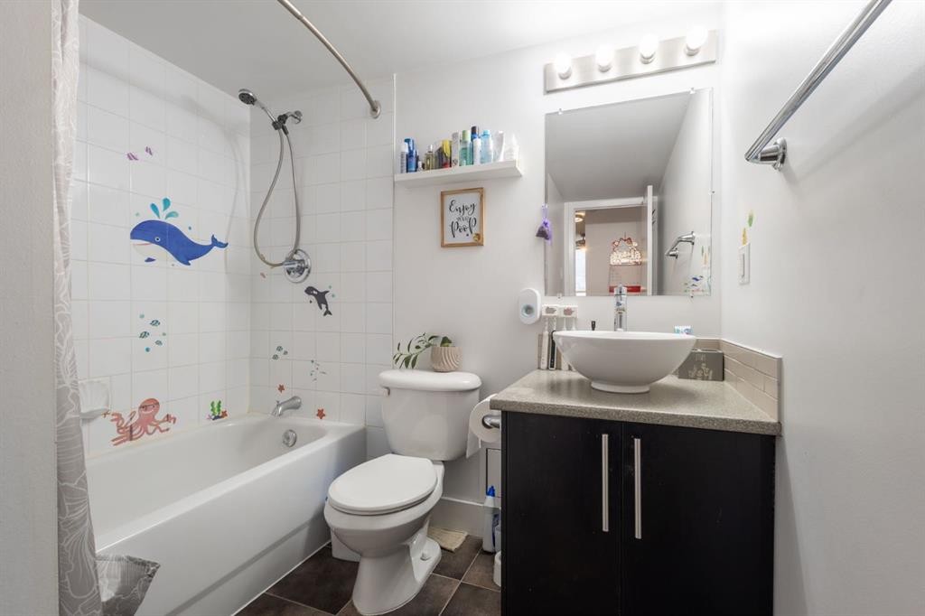 408-505 19 Avenue Sw, Calgary, AB - Indoor Photo Showing Bathroom
