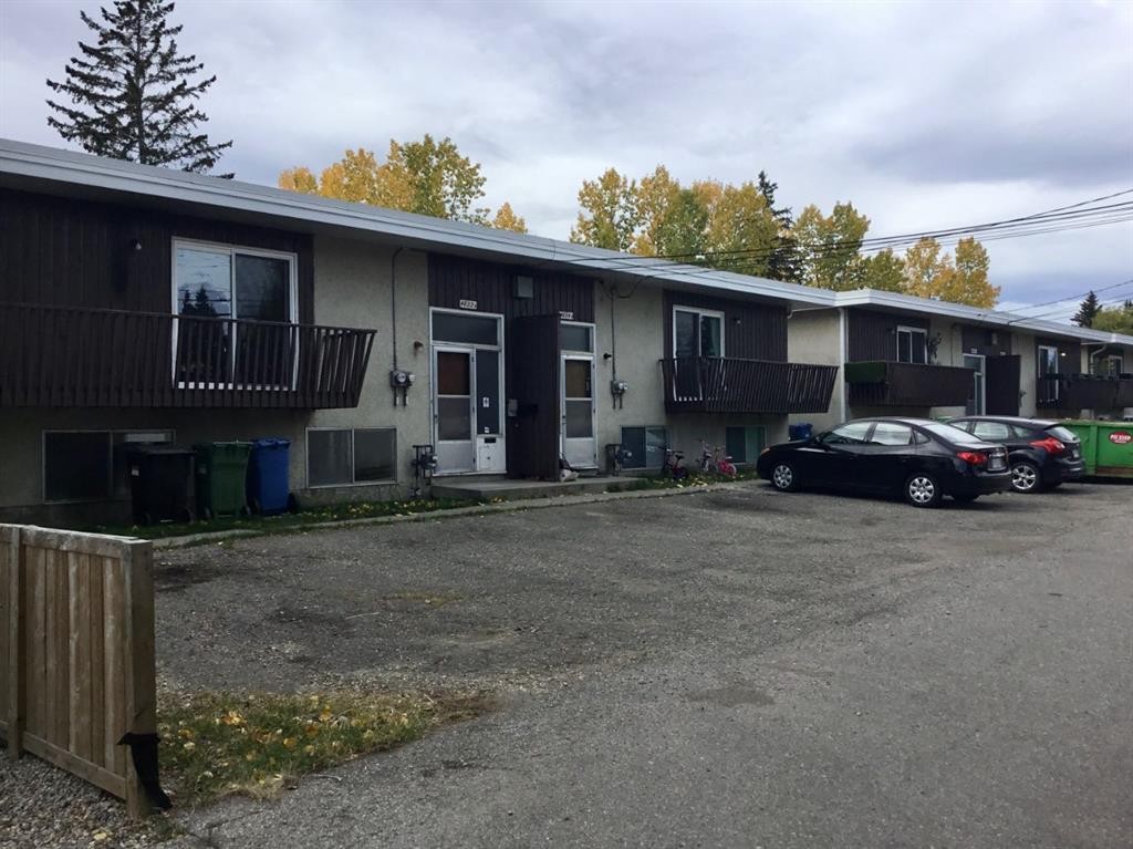 4824 Varsity Drive Nw, Calgary, AB - Outdoor