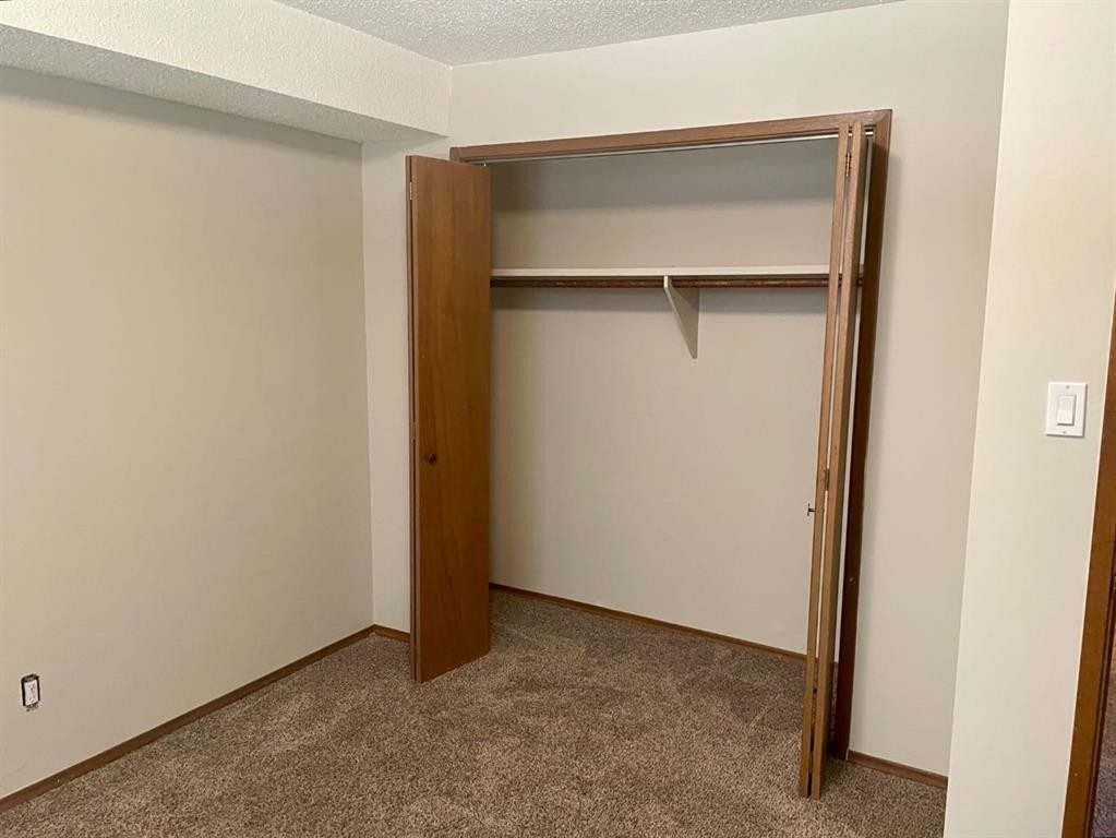 4824 Varsity Drive Nw, Calgary, AB - Indoor Photo Showing Other Room