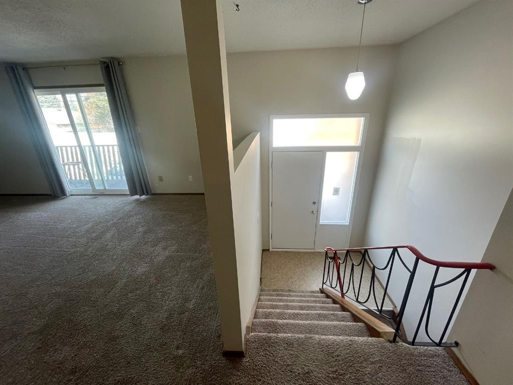 4824 Varsity Drive Nw, Calgary, AB - Indoor Photo Showing Other Room