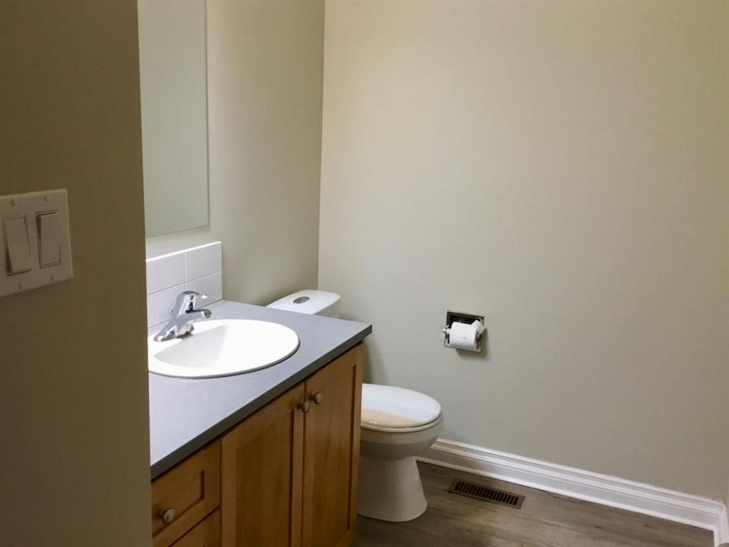 4824 Varsity Drive Nw, Calgary, AB - Indoor Photo Showing Bathroom