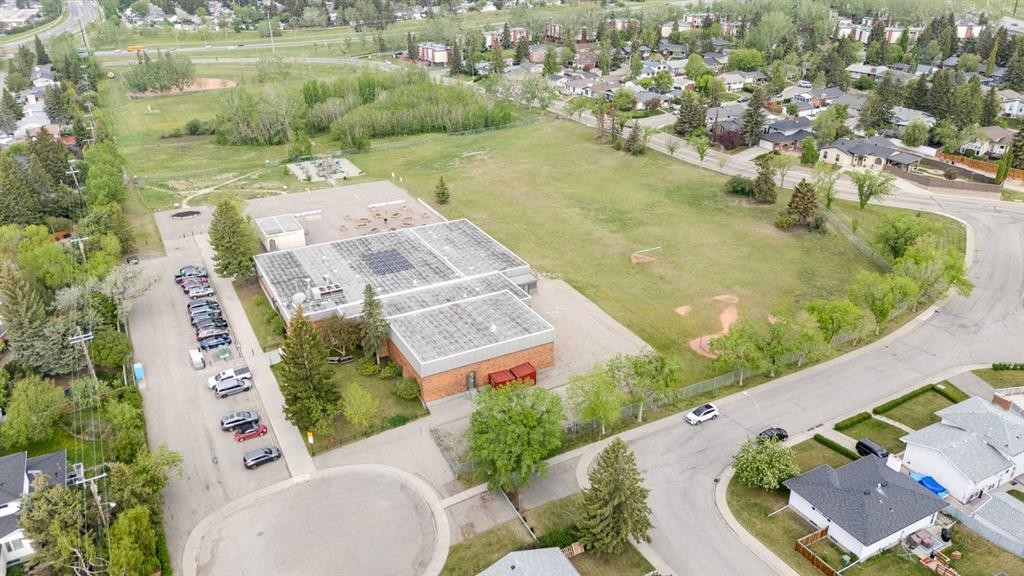 3394 Breton Close Nw, Calgary, AB - Outdoor With View