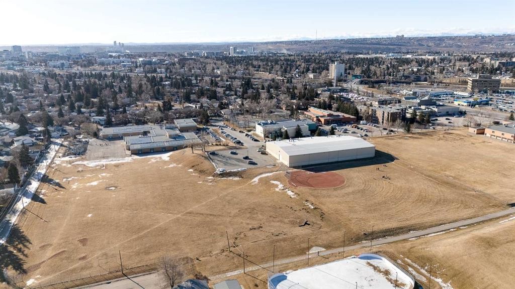 3394 Breton Close Nw, Calgary, AB - Outdoor With View