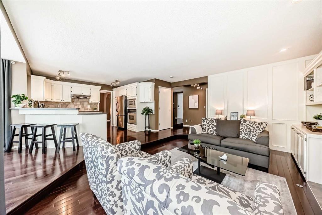 116 Shawnee Way Sw, Calgary, AB